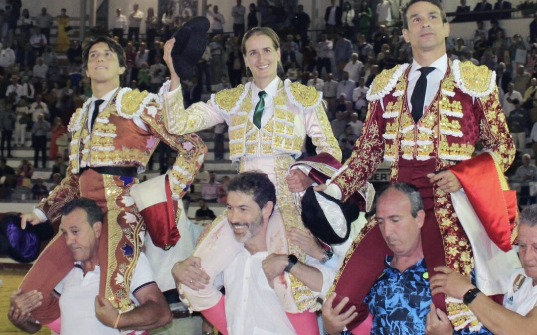 «El Coso Taurino de Pozoblanco: Una Tarde Histórica con la Alternativa de Rocío Romero»