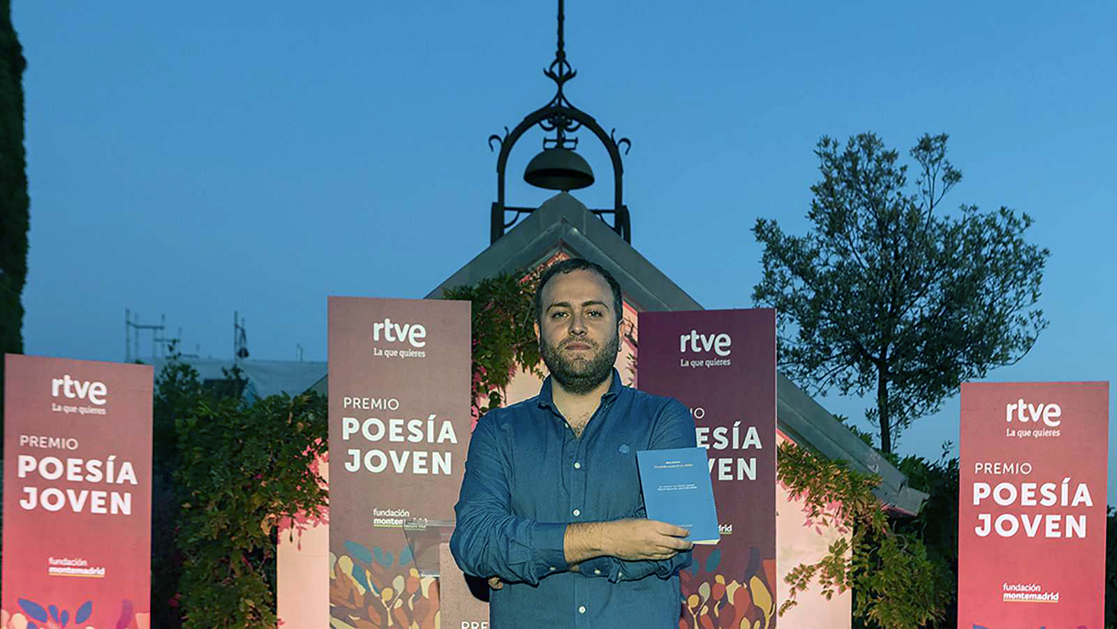 RNE y Fundación Montemadrid entregan al peñarriblense Félix Moyano el XV Premio de Poesía Joven