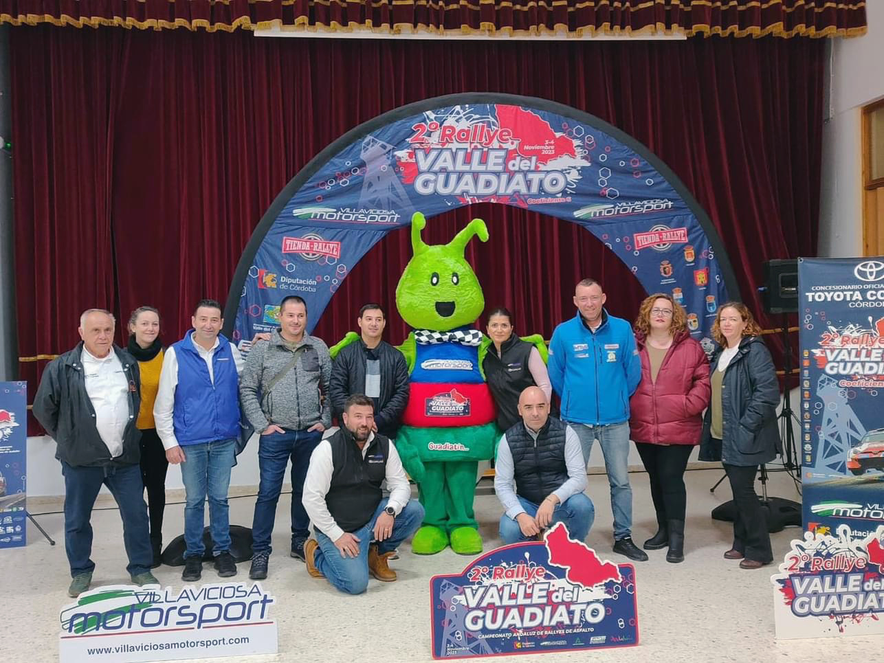 Presentación de la mascota oficial del II Rallye Valle del Guadiato en el edificio de usos múltiples de Villaharta
