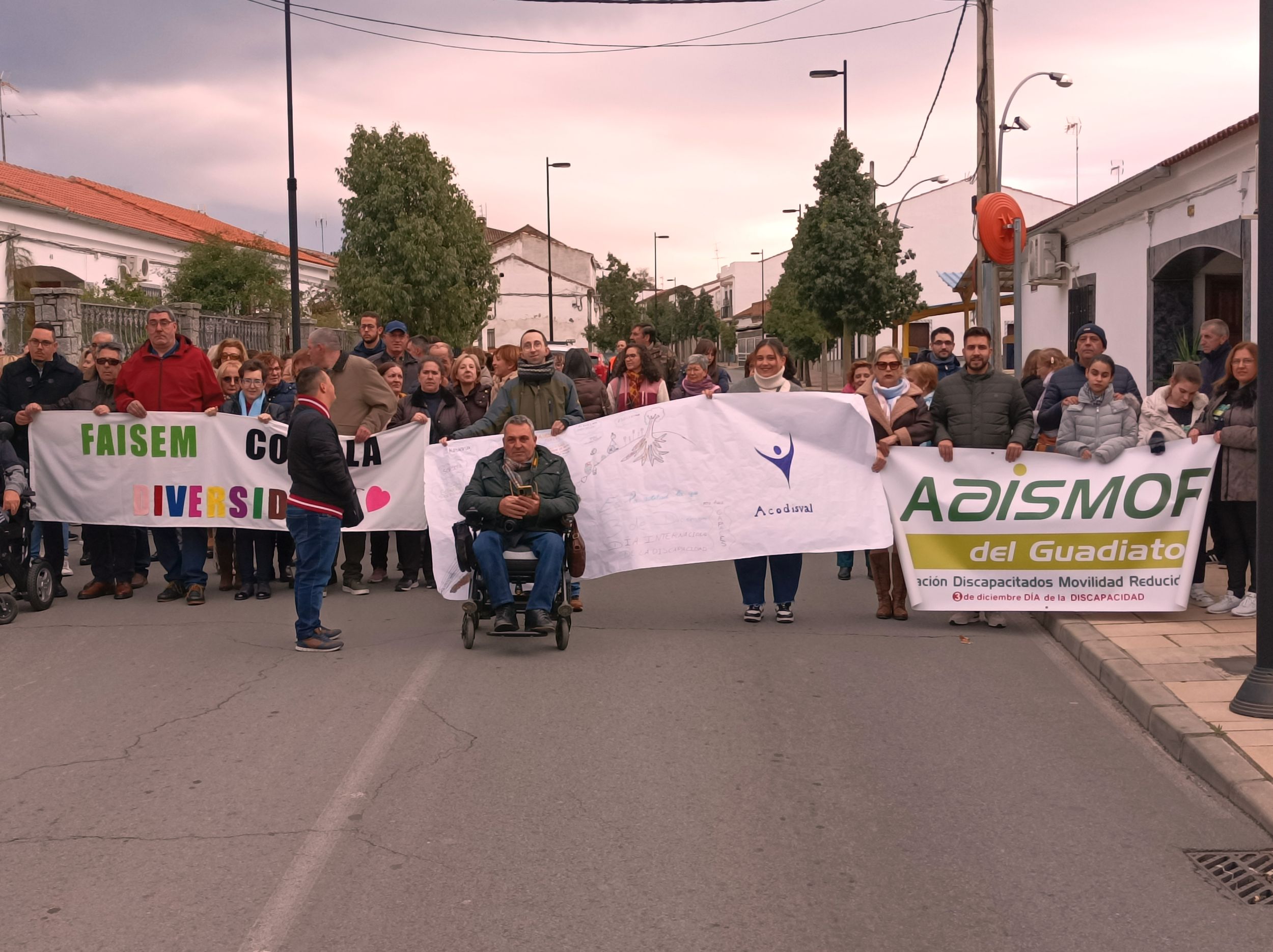 Peñarroya-Pueblonuevo Celebra con Compromiso el Día de la Discapacidad: Marcha, Chocolatada y Actuaciones en la Casa de la Cultura