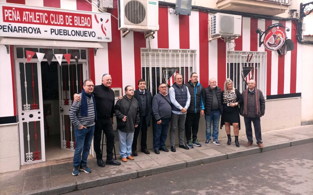 La Peña Athletic Club de Bilbao de Peñarroya-Pueblonuevo, recibe la visita de Andoni Goikoexea, ex defensa Central del Athletic Club y de la Selección Nacional