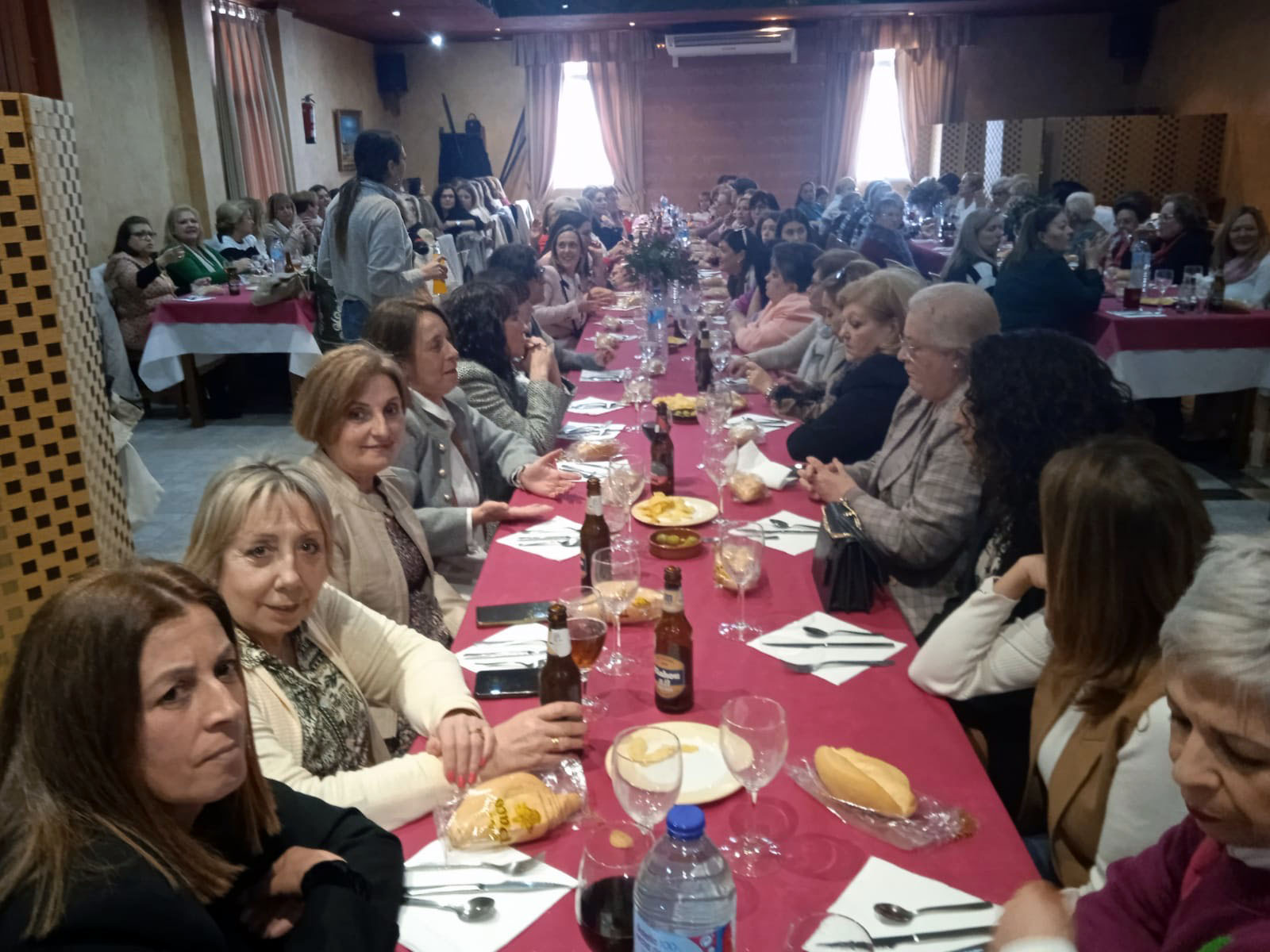 Fuenteobejuna rinde homenaje a las mujeres con una celebración llena de solidaridad y gastronomía
