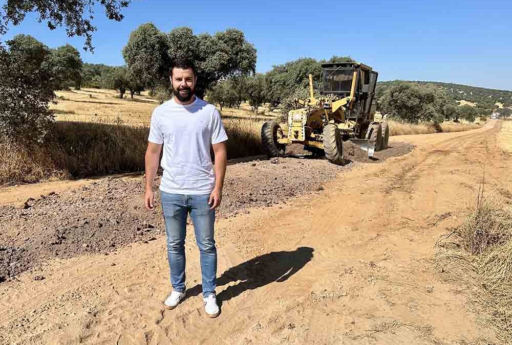 El Ayuntamiento de Peñarroya-Pueblonuevo actúa en la mejora del camino de Las Picazas al Algibejo