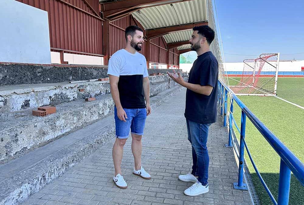 El estadio municipal Casas Blancas se somete a una reforma para mejorar su infraestructura y estética