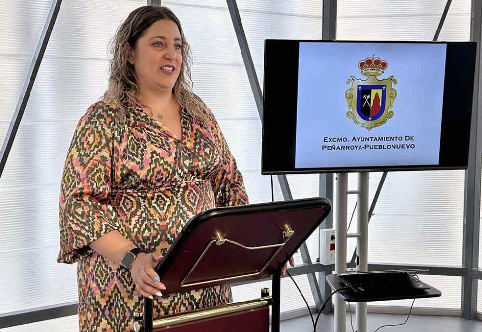 Victoria Muñoz Asencio , edil de Ferias, Fiestas y  Tradiciones del Ayuntamiento de Peñarroya-Pueblonuevo