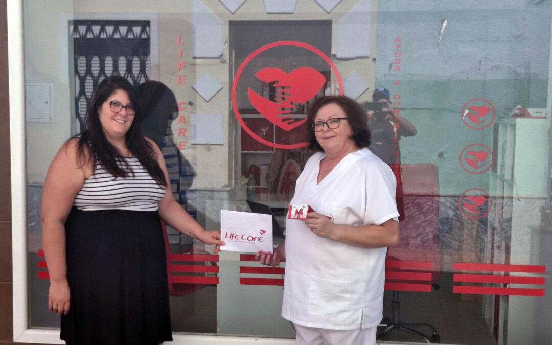 Life Care Asistencia Integral premia a Ana María Barragán como «Auxiliar del Año 2024» en Peñarroya-Pueblonuevo