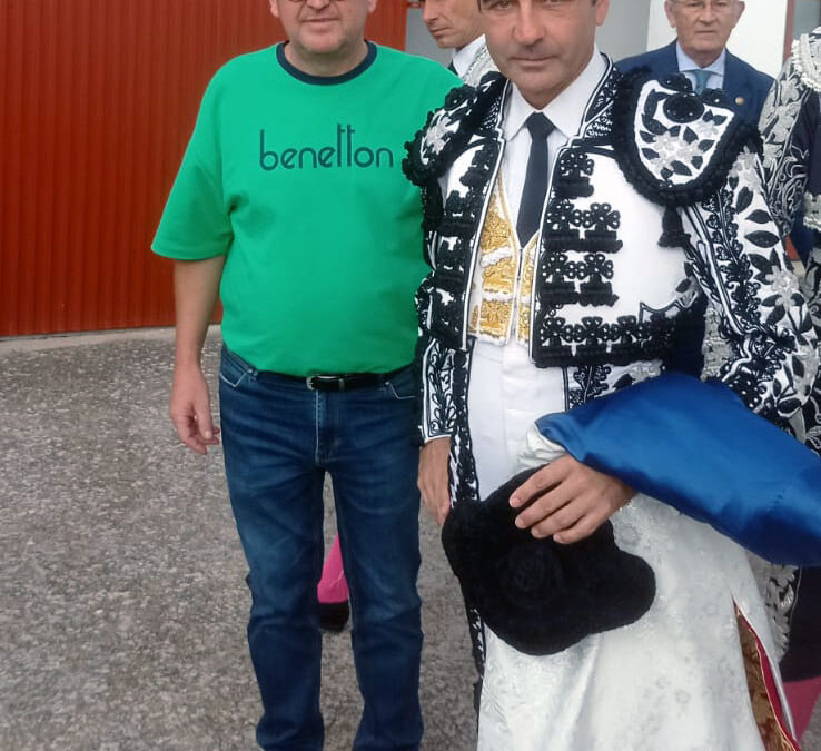 Aficionados peñarriblenses en la Plaza de Pozoblanco en una emotiva corrida inaugural de la Feria en honor a la Virgen de las Mercedes