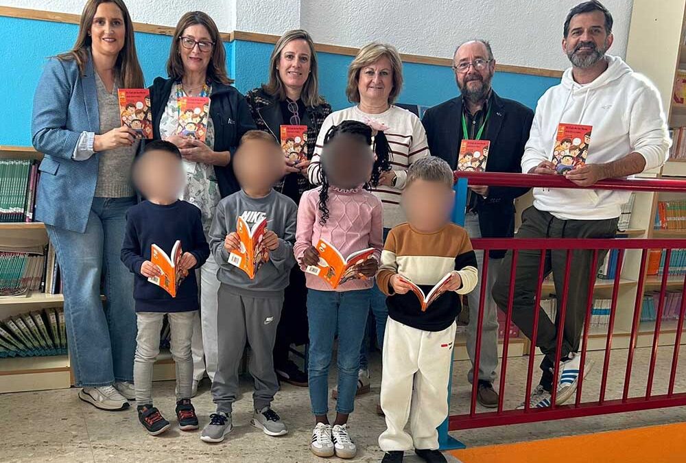 SATSE DONA 500 LIBROS A CENTROS ESCOLARES DE CÓRDOBA