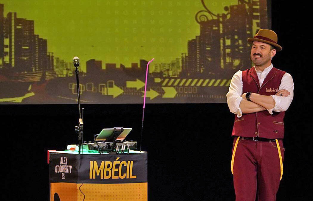 Alex O’Dogherty triunfa con Imbécil: carcajadas cada 15 segundos en Peñarroya
