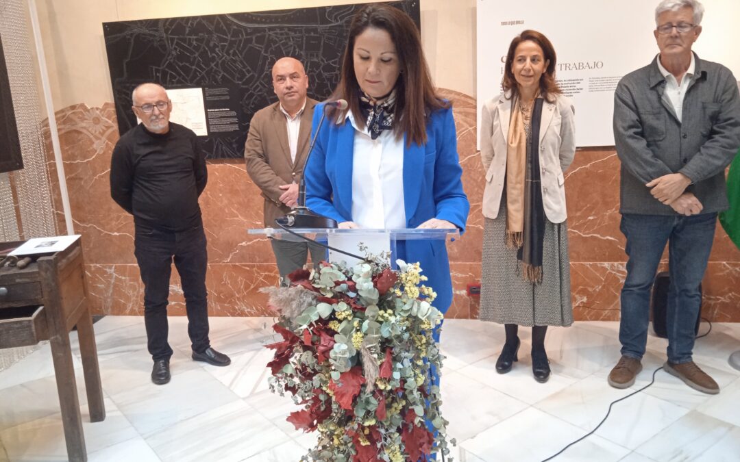 Inaugurada en el Palacete Modernista de Fuente Obejunala exposición “Todo lo que brilla”