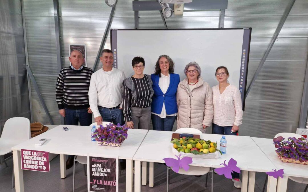 Izquierda Unida Peñarroya-Pueblonuevo impulsa la reflexión con poesía y diálogo feminista