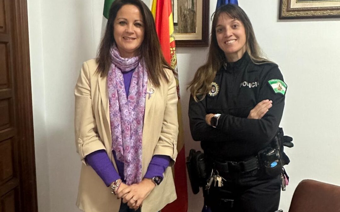 Marta Díaz, Policía Local de Fuente Obejuna, crea una plataforma solidaria para ayudar en Valencia en las zonas afectadas por la DANA