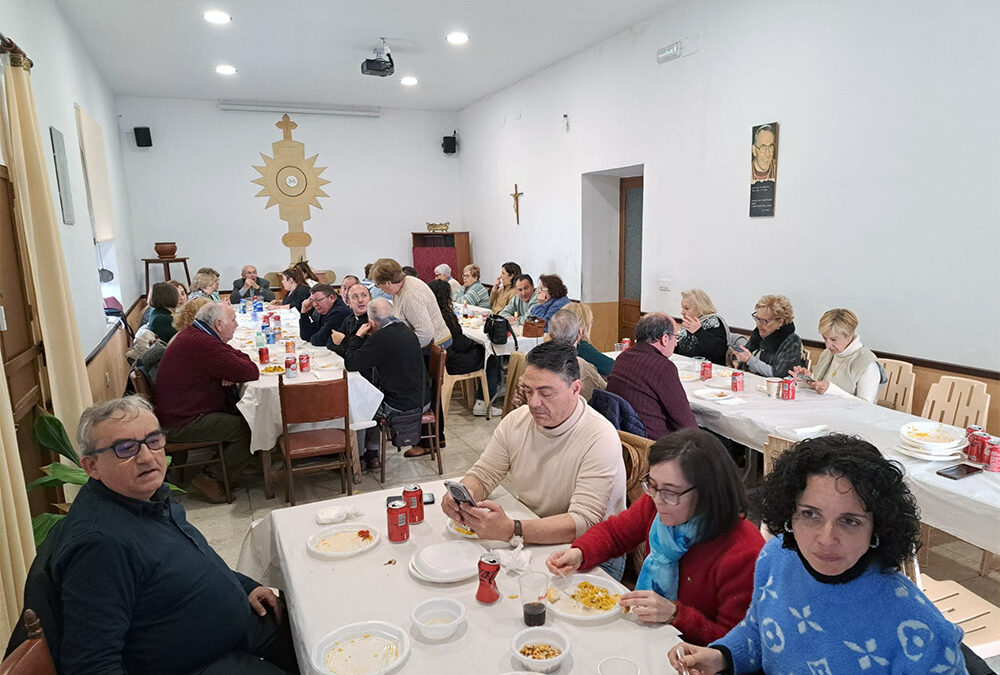 Peñarroya-Pueblonuevo celebra la convivencia navideña con la visita del cartero real y organiza una chocolatada con baile en un evento aparte