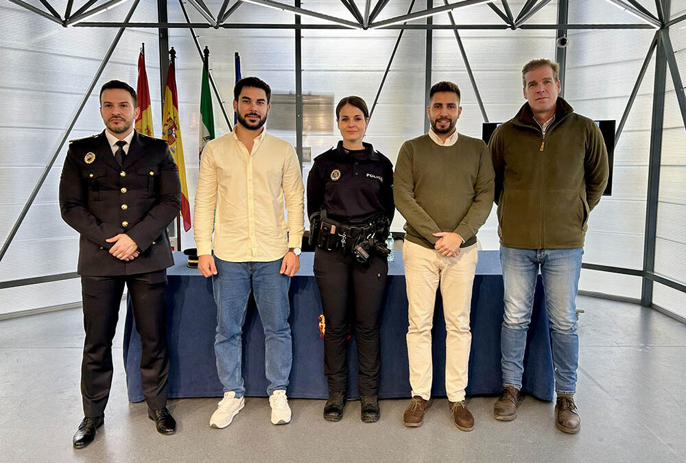 Peñarroya-Pueblonuevo incorpora una nueva agente de la Policía Local, con esta incorporación, el cuerpo ahora cuenta con un total de 16 efectivos