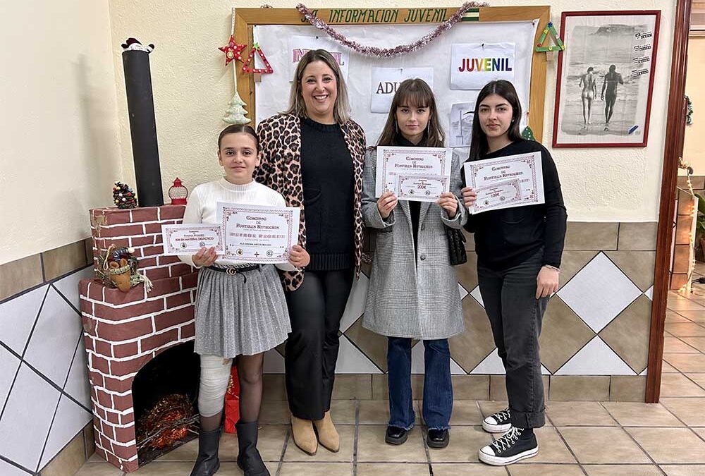 Juventud entrega los premios del XVIII Concurso de Postales Navideñas