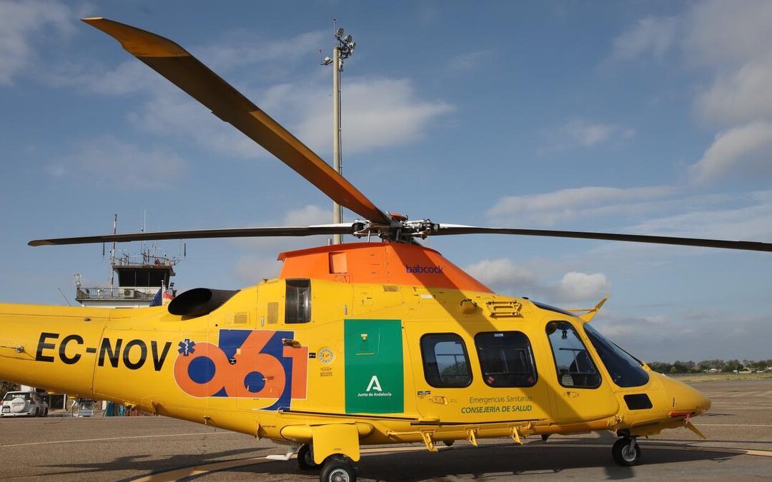 Trasladan en helicóptero al hospital a un escalador herido tras sufrir una caída en Espiel