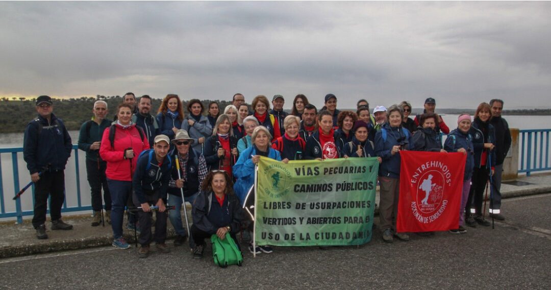 Colectivos de Los Pedroches exigen a la Junta la recuperación de la Cañada Real de la Mesta en una marcha reivindicativa