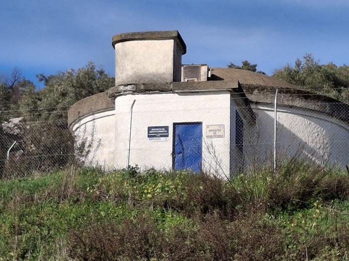 QUEJAS VECINALES POR LAS PÉRDIDAS DE AGUA EN EL DEPÓSITO SITUADO A LAS FALDAS DEL PEÑÓN (2)