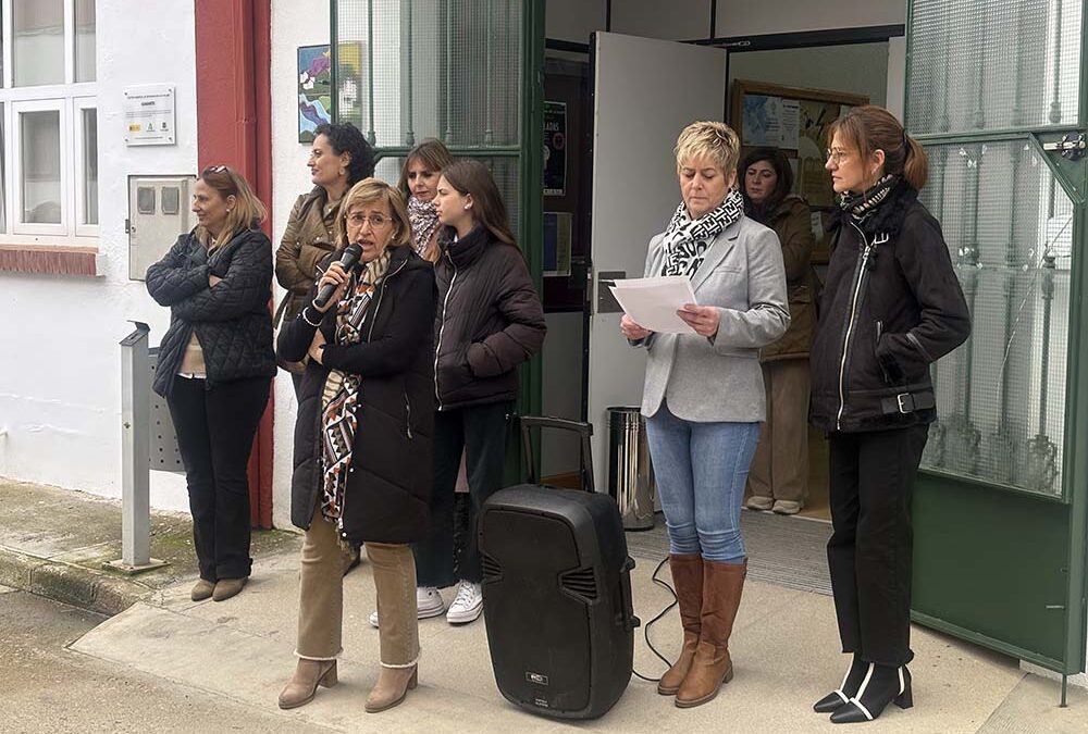 Peñarroya-Pueblonuevo conmemora el Día de la Mujer con la lectura de un manifiesto por la igualdad