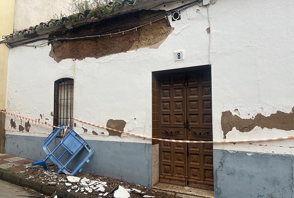 La borrasca provoca derrumbes y obliga a derribar una vivienda en Peñarroya-Pueblonuevo