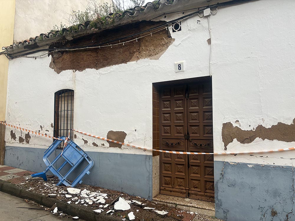 Mal estado de esta vivienda abandonada en la Calle Isabel II