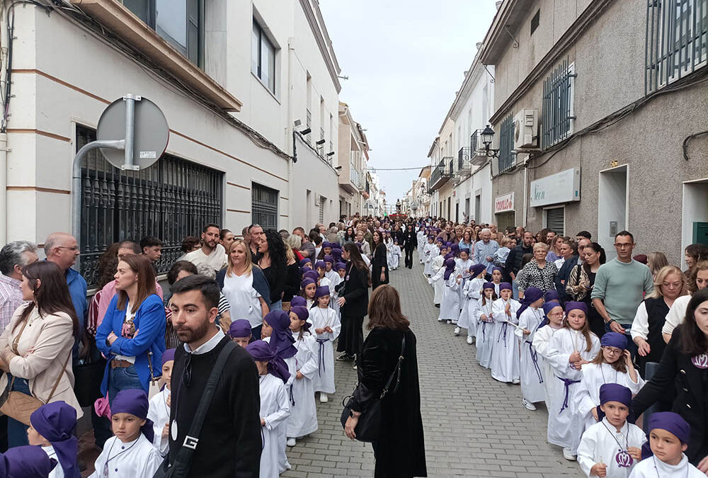 El Colegio Presentación de María-Festa celebra la 17.ª edición de su procesión infantil con la nueva imagen de Cristo Despojado de sus Vestiduras