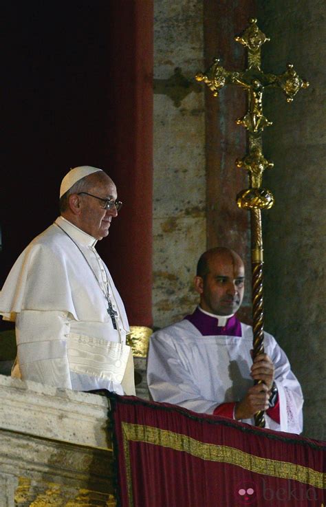 Primer saludo del Papa en 2013