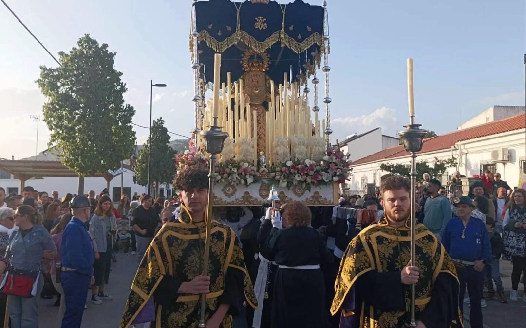 Nuestra Señora de los Dolores visita por trigésima vez la Residencia Santa Bárbara en un emotivo Viernes de Dolores en Peñarroya-Pueblonuevo