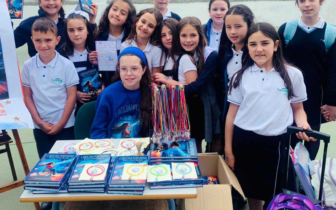 Carolina Purpurina llena de magia y solidaridad el colegio Presentación de María de Peñarroya-Pueblonuevo