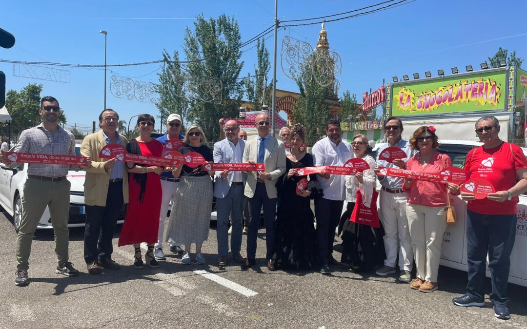 El Hospital Reina Sofía y el sector del taxi renuevan su compromiso con la donación en la feria