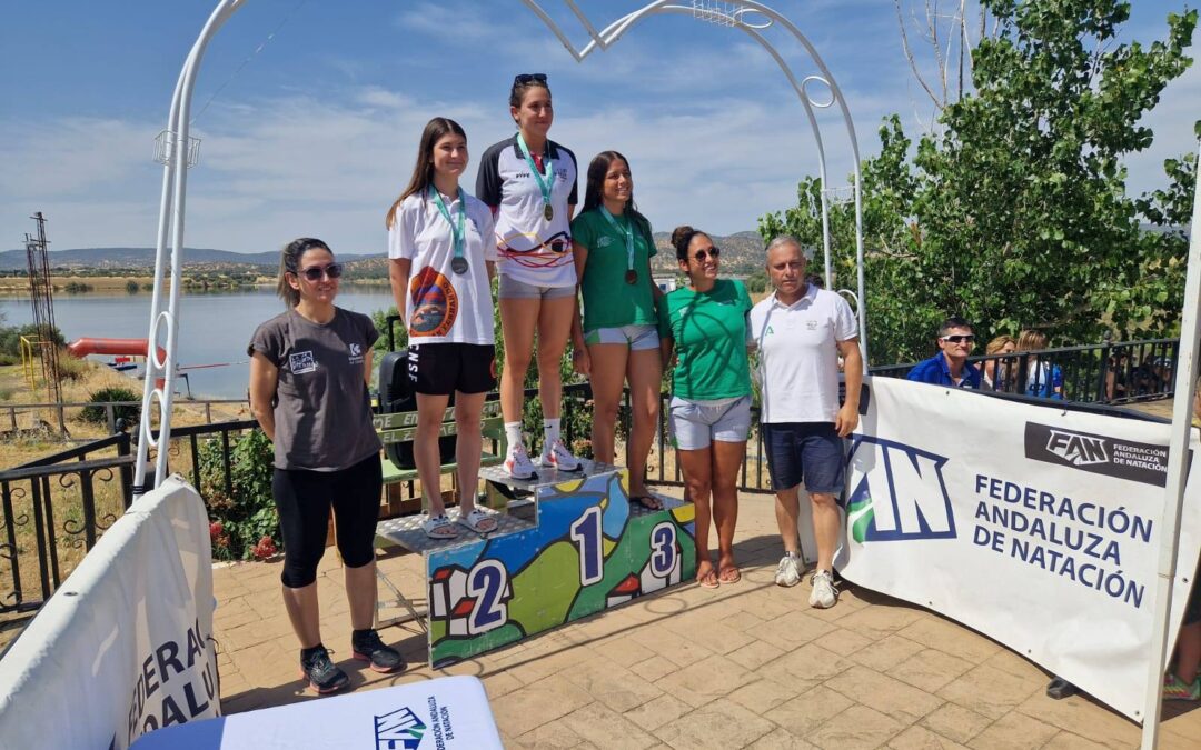 Éxito deportivo en el Embalse de Sierra Boyera: figuras andaluzas brillan en el Circuito Provincial de Aguas Abiertas