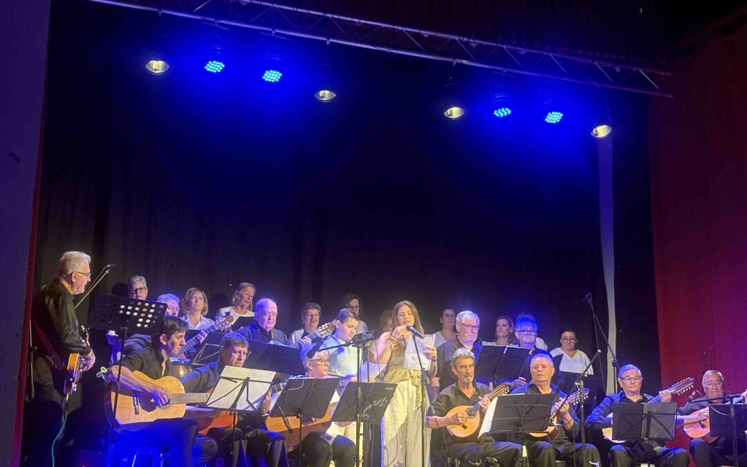 El Ateneo Belmezano y Penfasis conquistan al público con un concierto solidario