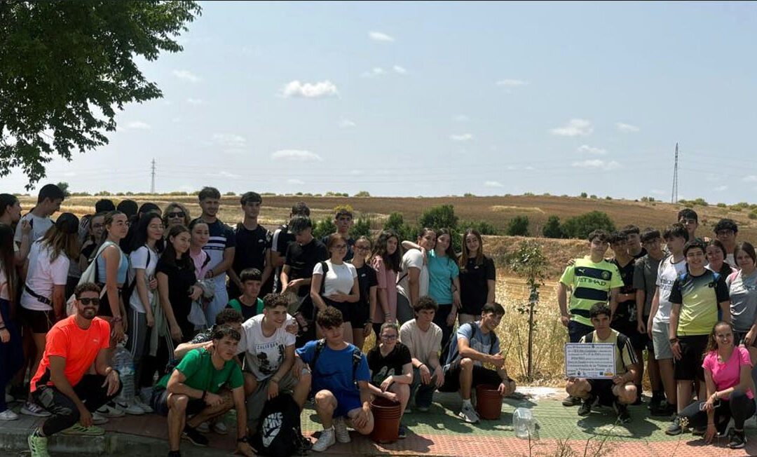 El IES Alto Guadiato planta 20 árboles en memoria de las víctimas de violencia de género