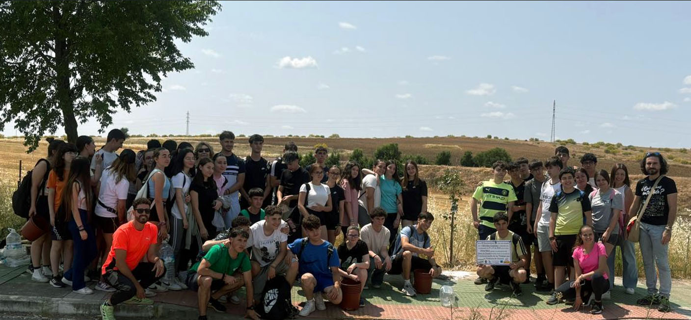 IES Alto Gudiato planta árboles en la Via Verde (11)