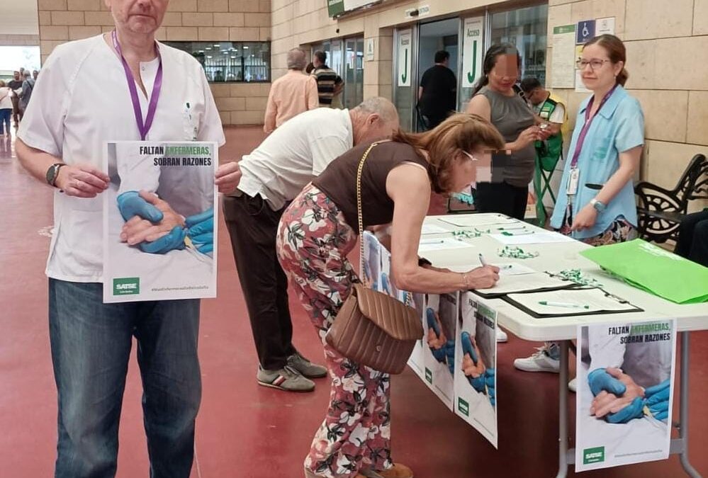 SATSE denuncia el déficit de enfermeras en el Hospital Reina Sofía y recoge firmas para exigir soluciones