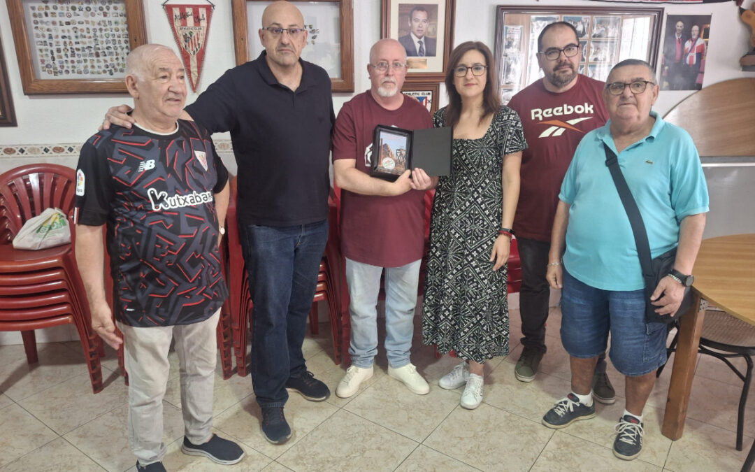 La Peña del Athletic Club de Bilbao de Peñarroya Pueblonuevo rinde emotivo homenaje póstumo a Manuel Balongo Mata