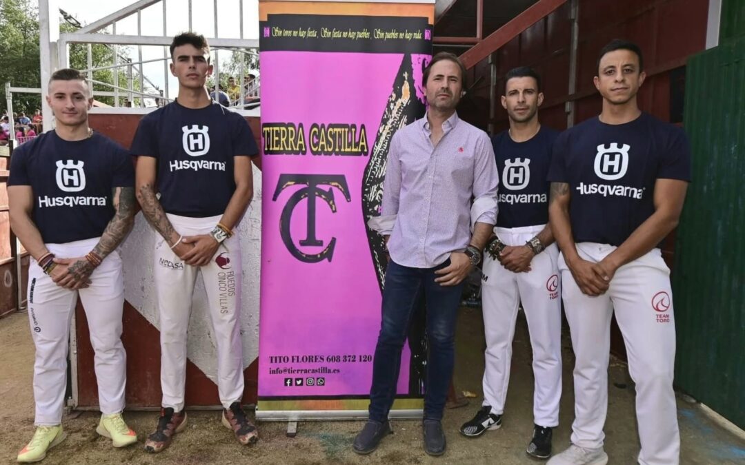 Gran acogida en la exhibición de recortes en San Bartolomé de Pinares