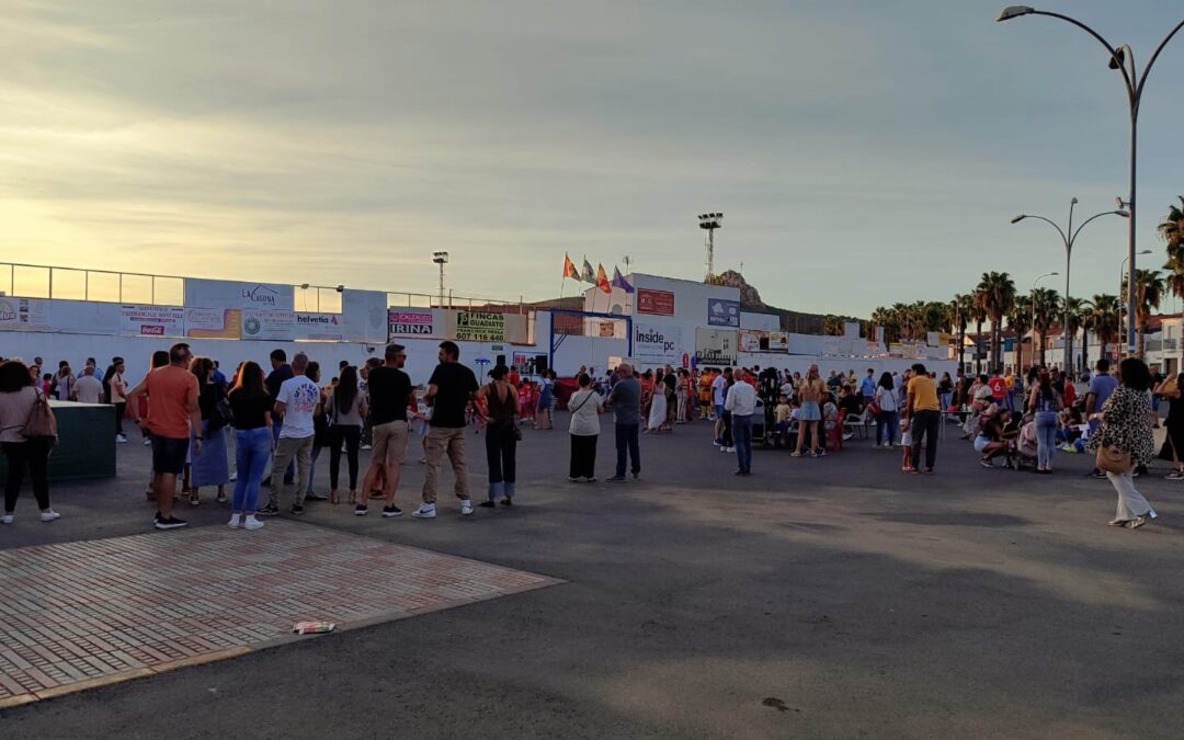 Gran fiesta de fútbol y música en la presentación del Peñarroya Pueblonuevo C.F.