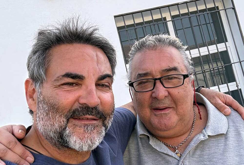 El productor y compositor Queco visita la Escuela Municipal de Música y Danza de Peñarroya-Pueblonuevo