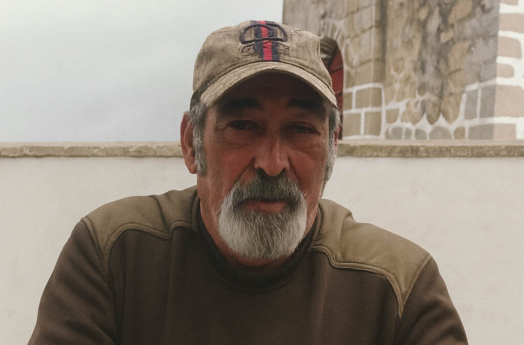 ADRIÁN CABALLERO BEJARANO – LA DAGA SOBRE EL LIENZO DEL HOMBRE JUSTICIERO –