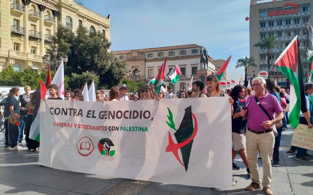 Estudiantes de Córdoba toman las calles en apoyo a Palestina y cuestionan la presencia de Escribano en la Universidad
