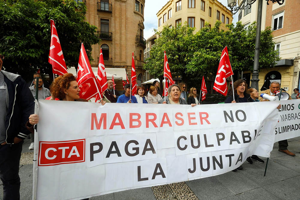 UGT denuncia nuevos incumplimientos en el servicio de limpieza de los institutos de Córdoba y exige mayor control a las empresas adjudicatarias