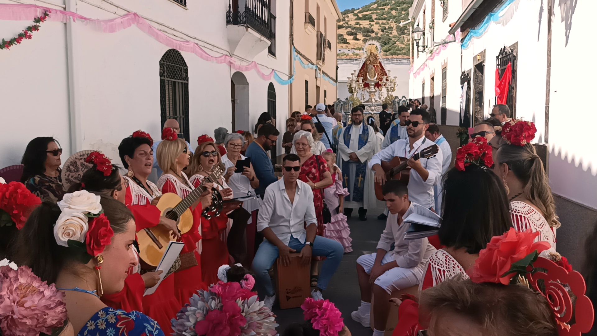 Procesión Virgen del Rosario calle Llana 07-10-25