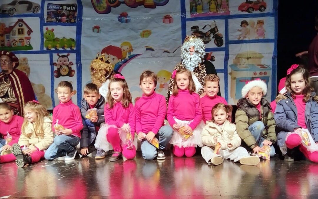 La magia de la Navidad llena la Casa de la Cultura con el festival del CEIP Alfredo Gil