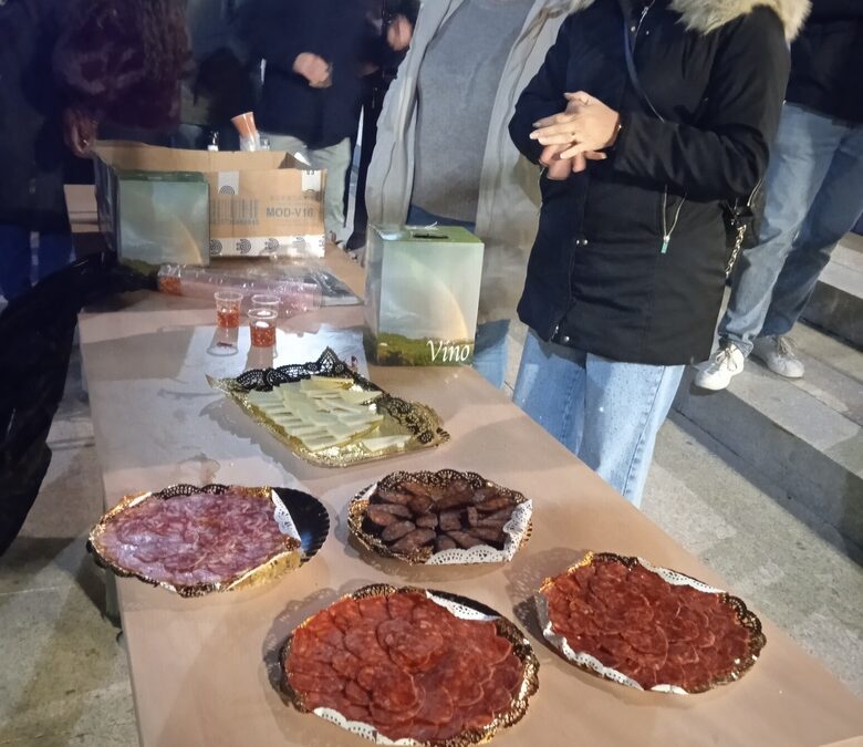 FUENTE OBEJUNA CELEBRA SU HOGUERA NAVIDEÑA EN LA PLAZA LOPE DE VEGA