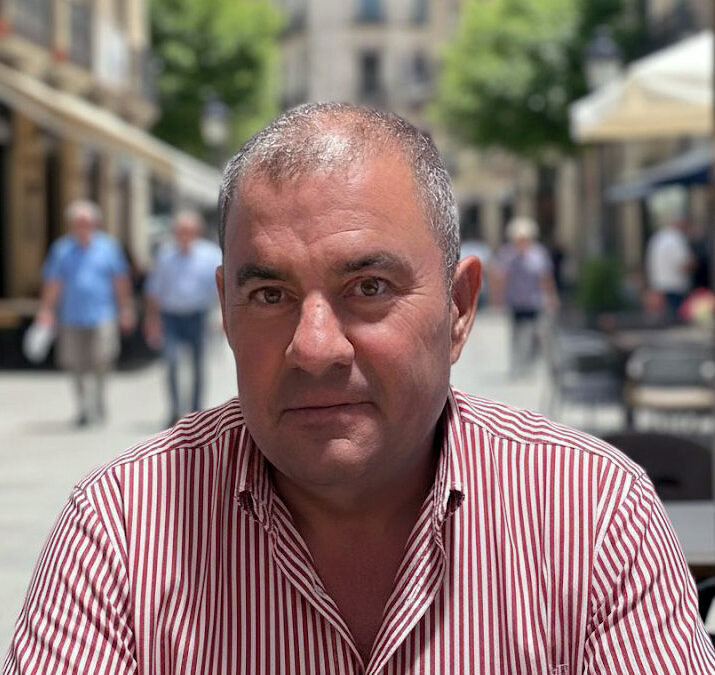 Juan José Ureña, el repartidor que se convirtió en símbolo de su pueblo