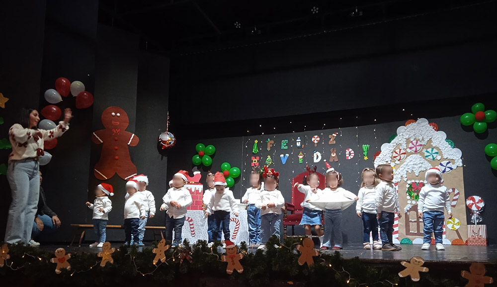 La Guardería Municipal de Fuente Obejuna celebra su tradicional fiesta de Navidad en el Teatro Lope de Vega