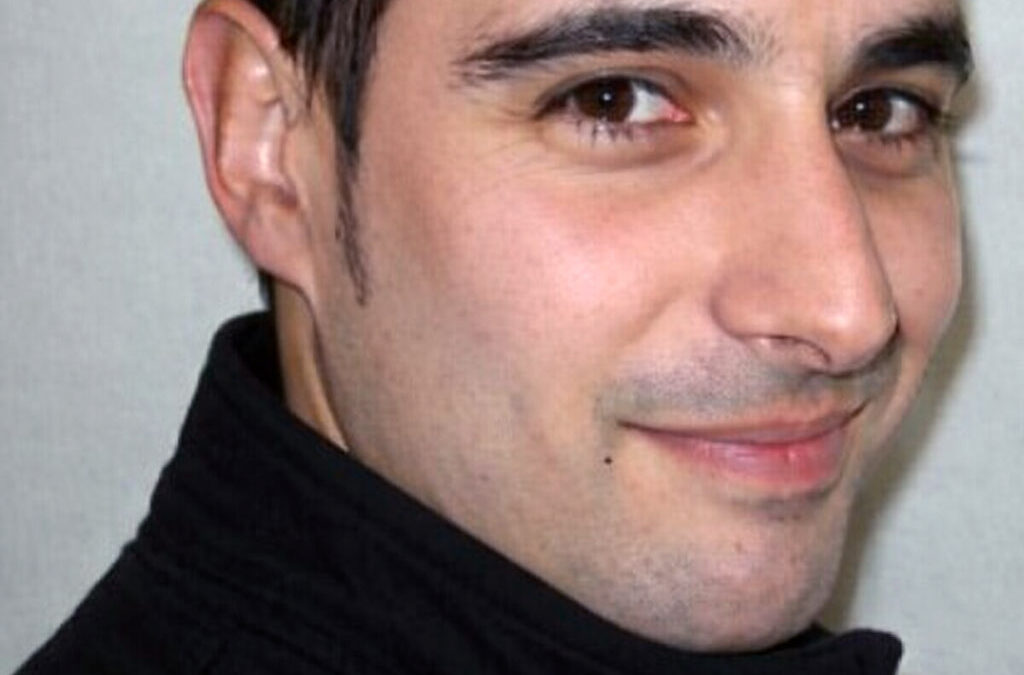 Luis Mohedano Porras: la voz que permanece, la sonrisa que sostiene la memoria del carnaval