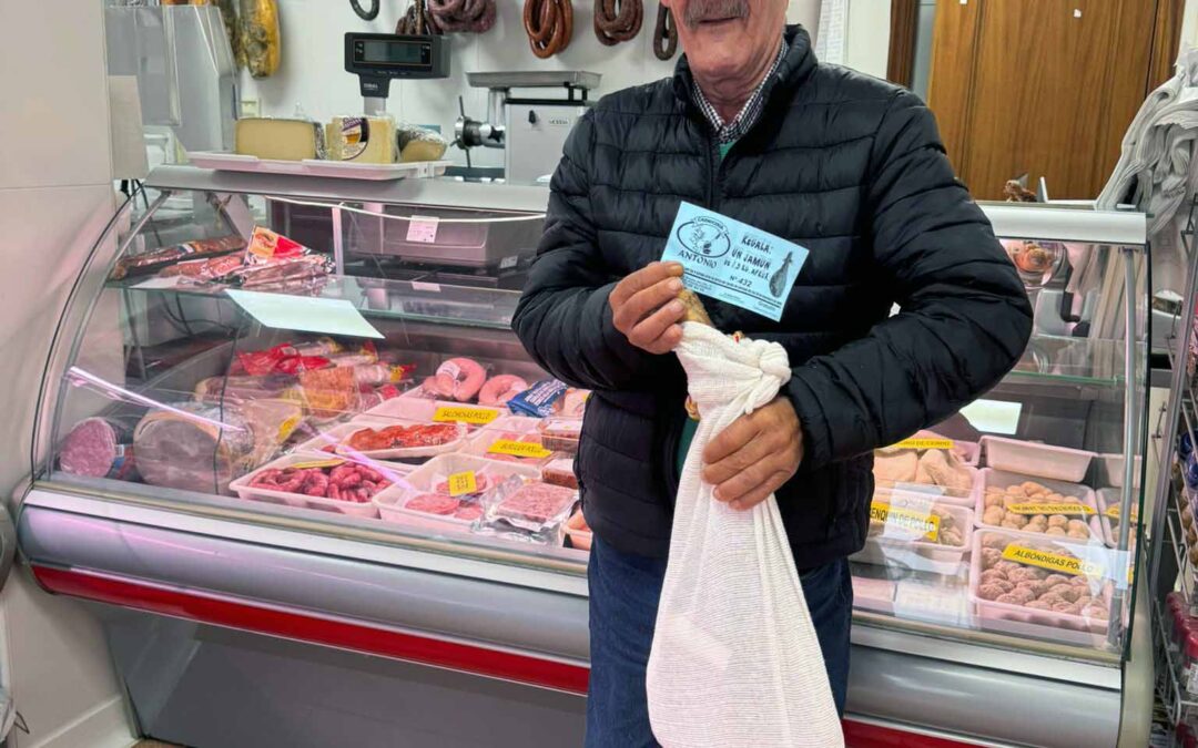 El tradicional Premio del Jamón Navideño de Carnicería Antonio ya tiene ganador