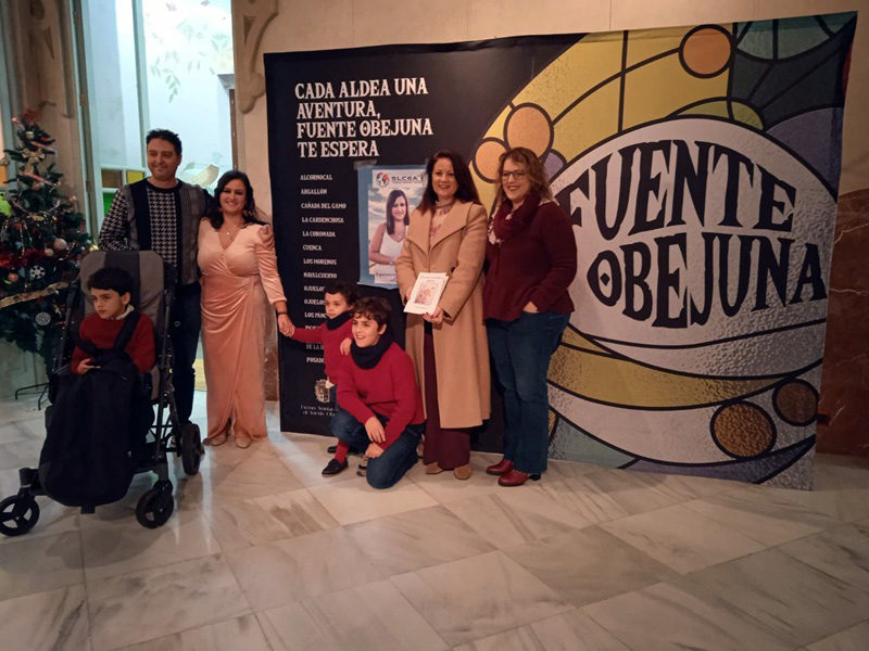 Anita Amore presenta su primer libro en Fuente Obejuna a beneficio de la Asociación SLC6A1